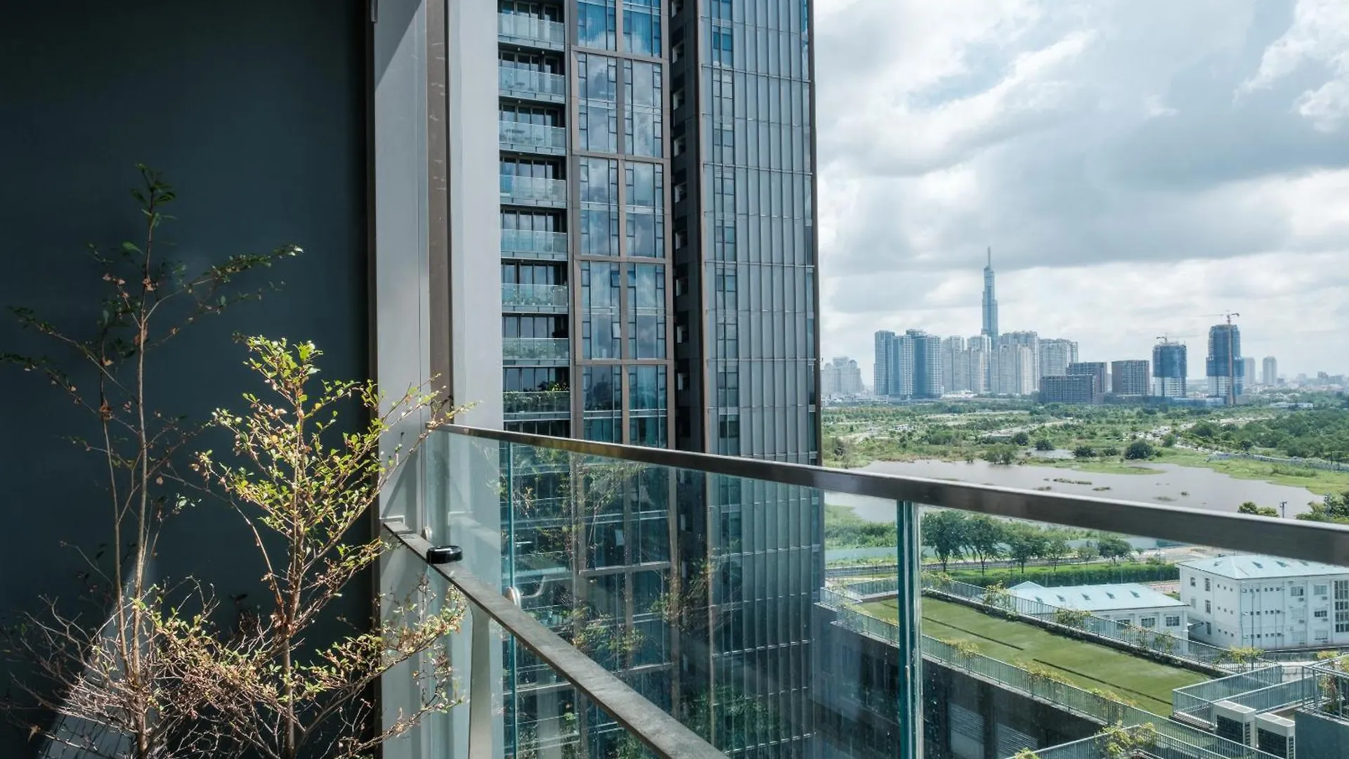 Lux Executive Residence @ Empire City By Circadian Ho Chi Minh City 0*,